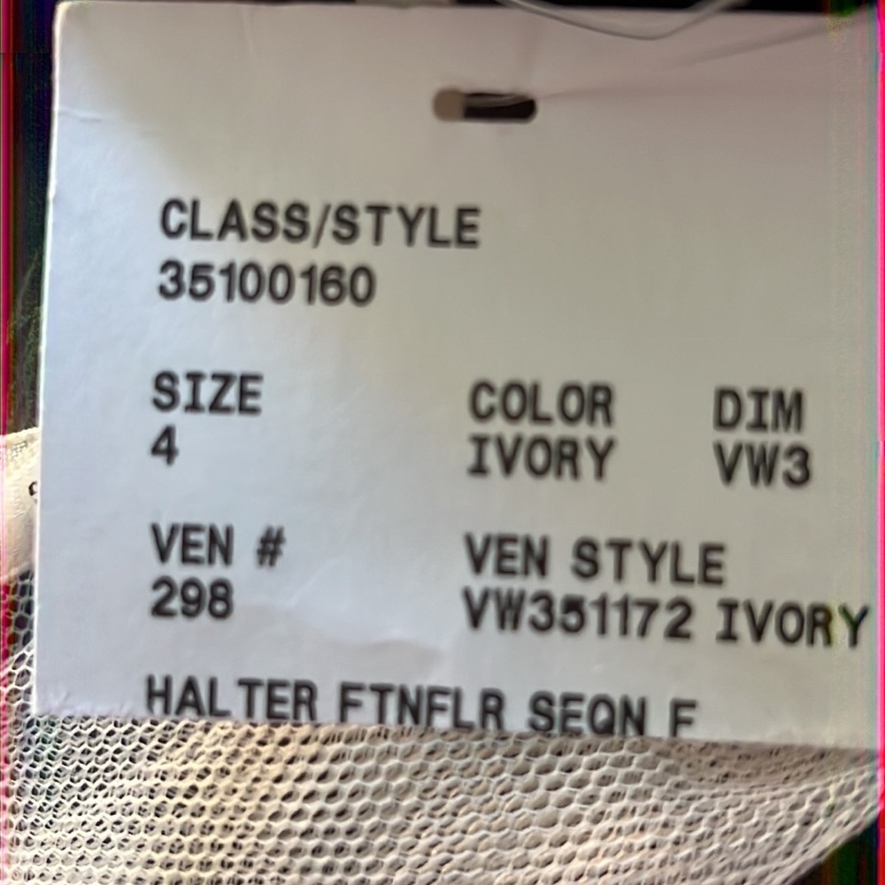 Vera Wang wedding gown from David Bridal. Brand new with tag - Picture 13 of 14